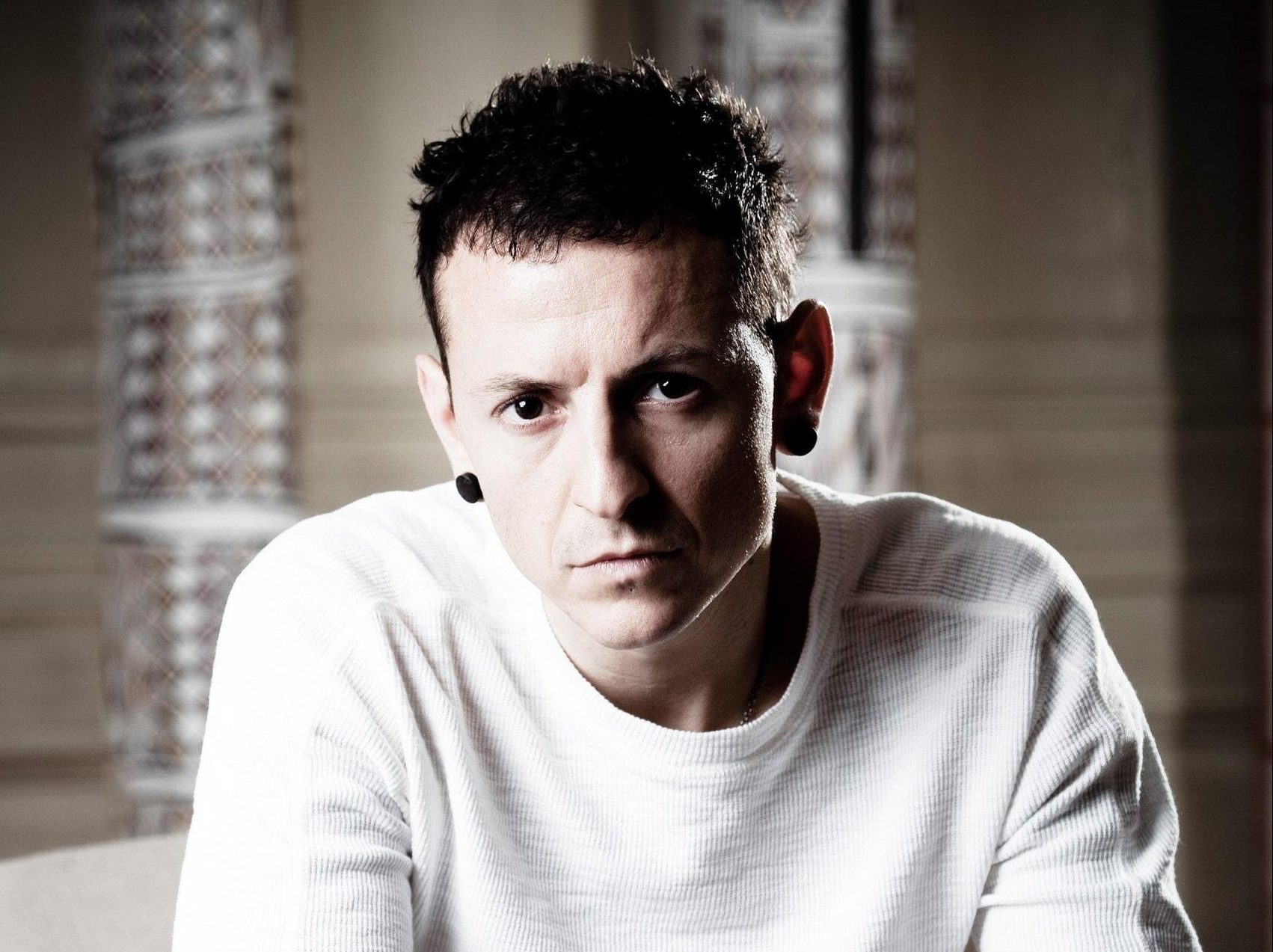 Resultado de imagem para chester bennington 2011